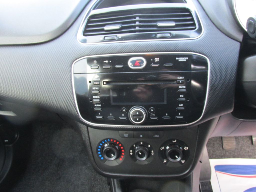 Used Fiat Punto 2016 for sale - 76847957: Photo 12