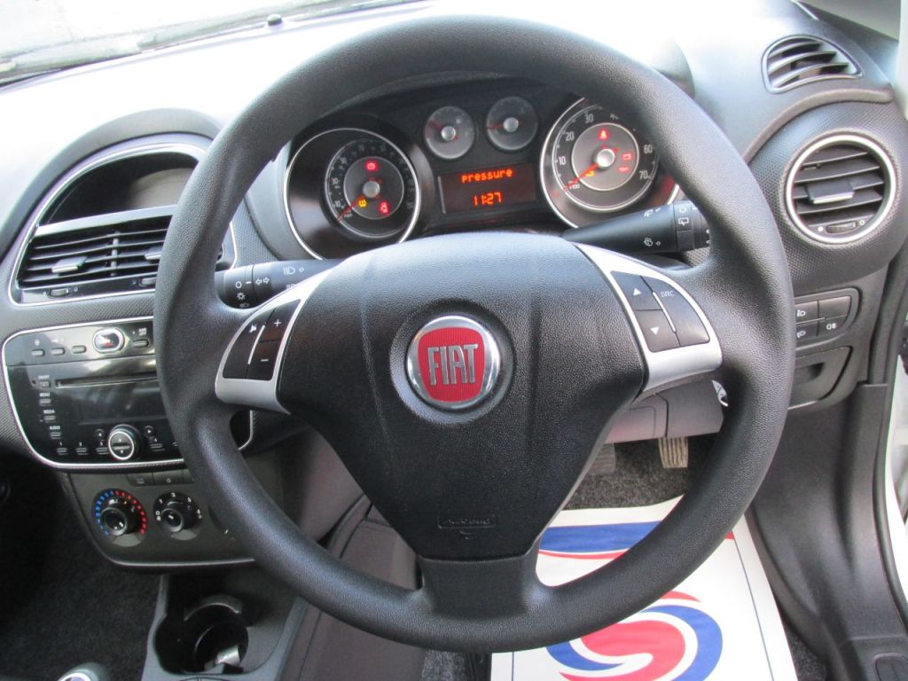 Used Fiat Punto 2016 for sale - 76934845: Photo 11