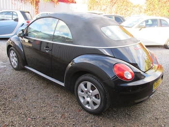 Used Volkswagen Beetle 2010 for sale - 76192942: Photo 4