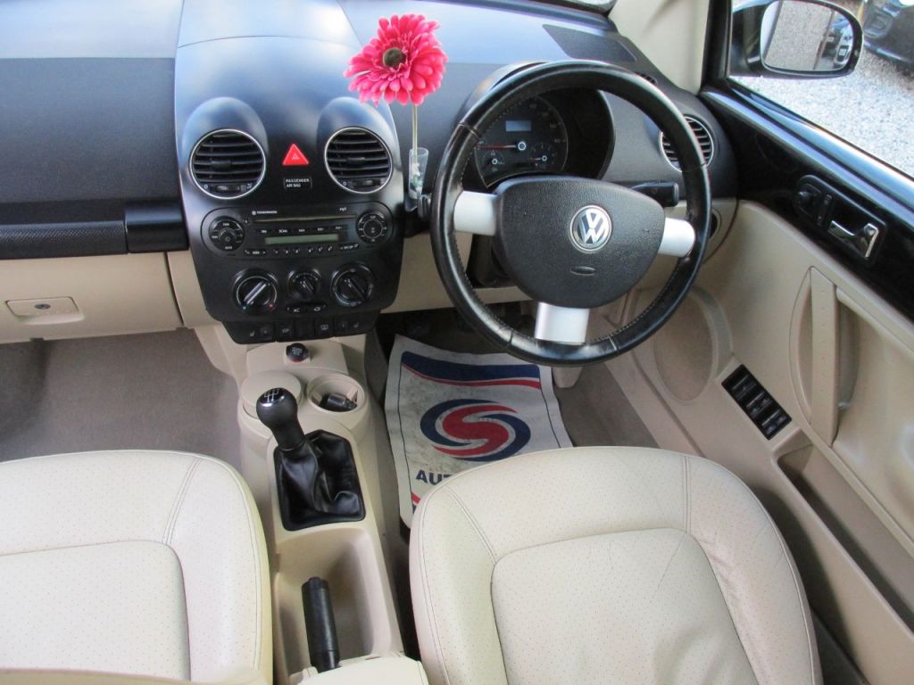 Used Volkswagen Beetle 2010 for sale - 76192942: Photo 9