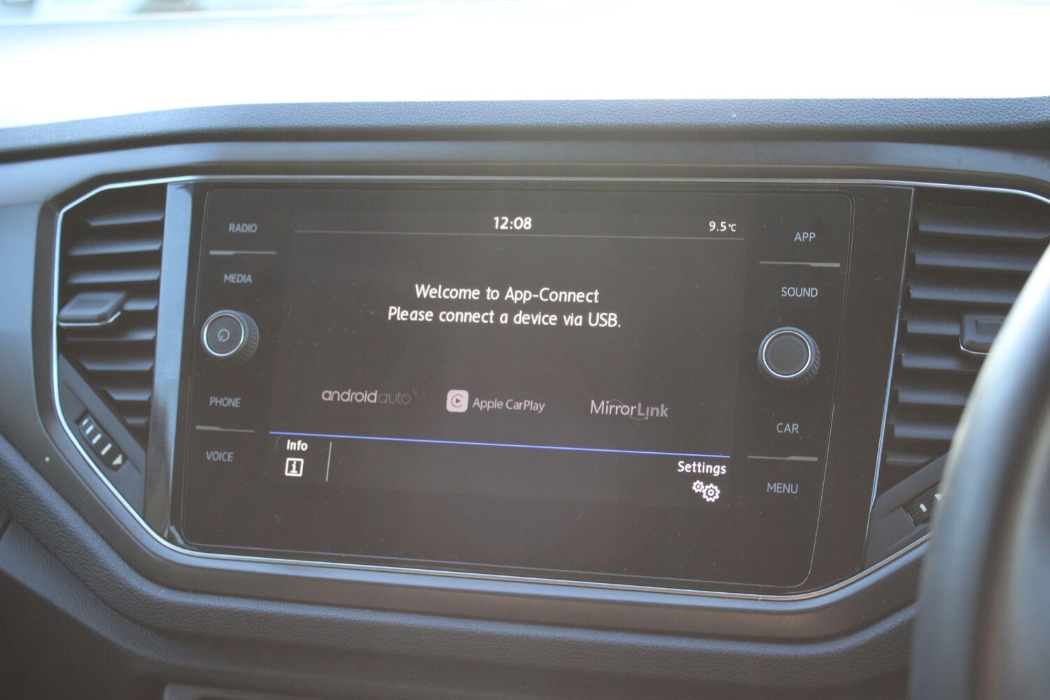 Used Volkswagen T-Roc 2020 for sale - 76645312: Photo 50