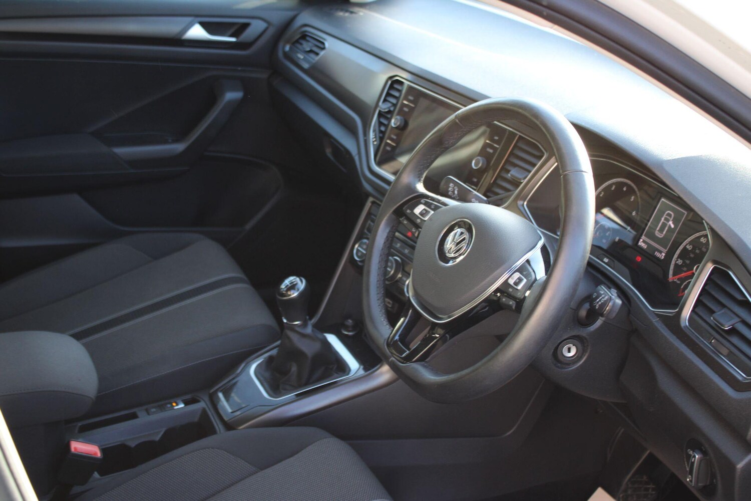 Used Volkswagen T-Roc 2020 for sale - 76645312: Photo 54