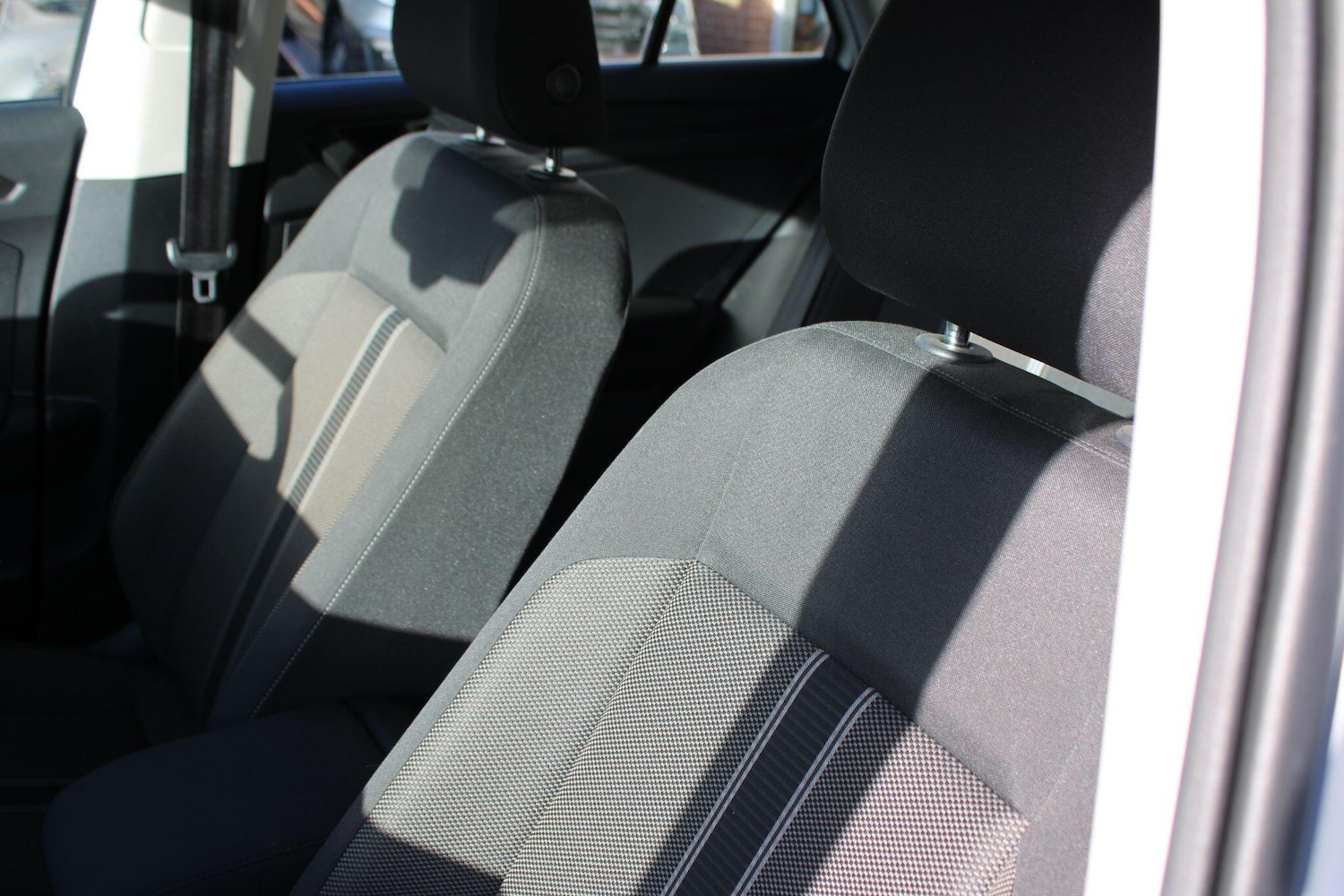 Used Volkswagen T-Roc 2020 for sale - 76645312: Photo 69