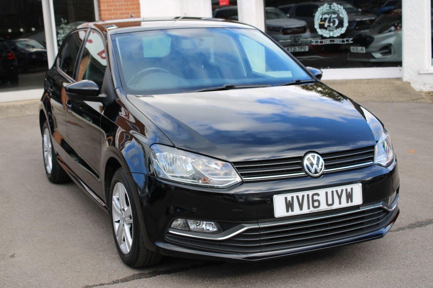 Used Volkswagen Polo 2016 for sale - 76349673: Photo 1