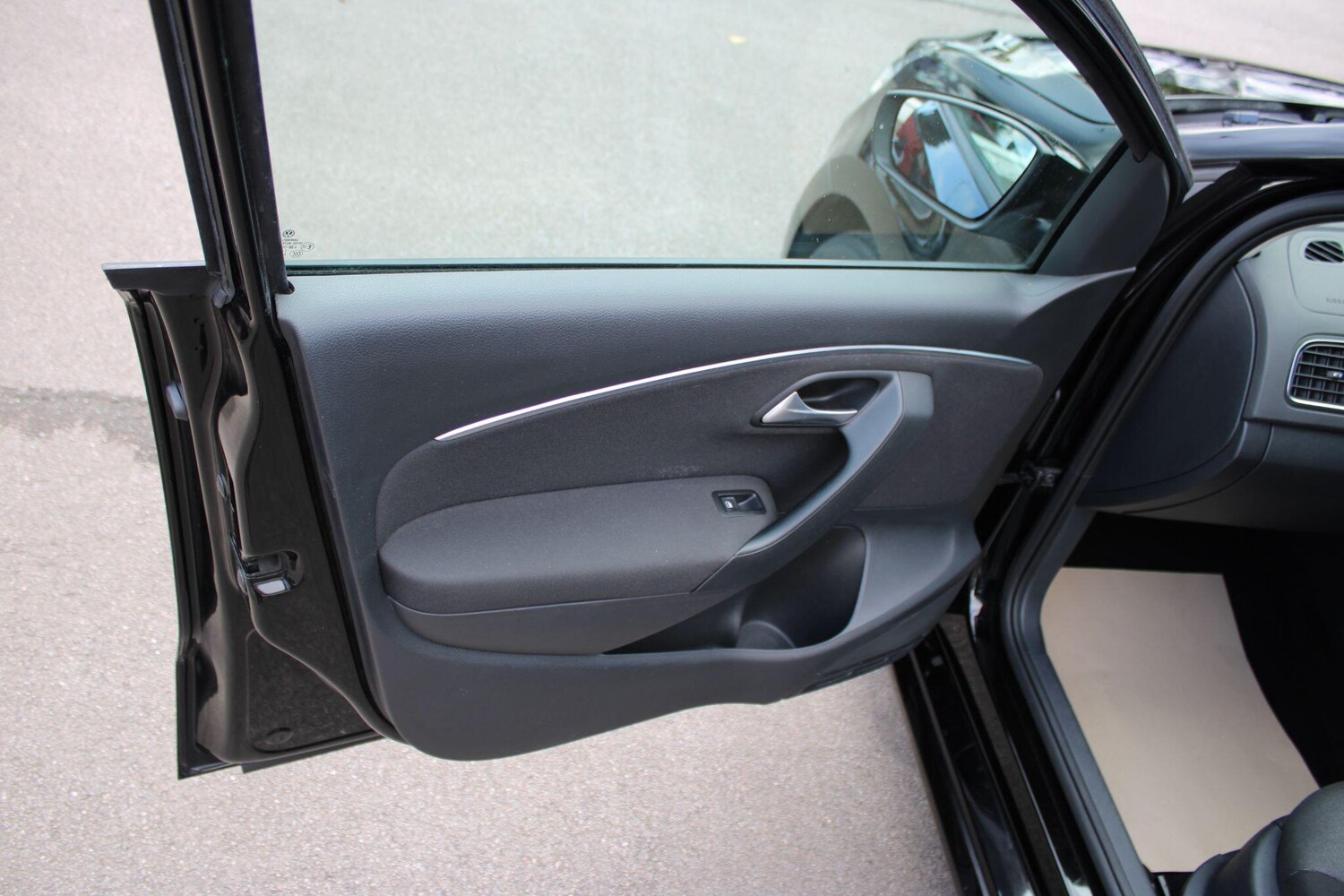 Used Volkswagen Polo 2016 for sale - 76349673: Photo 33