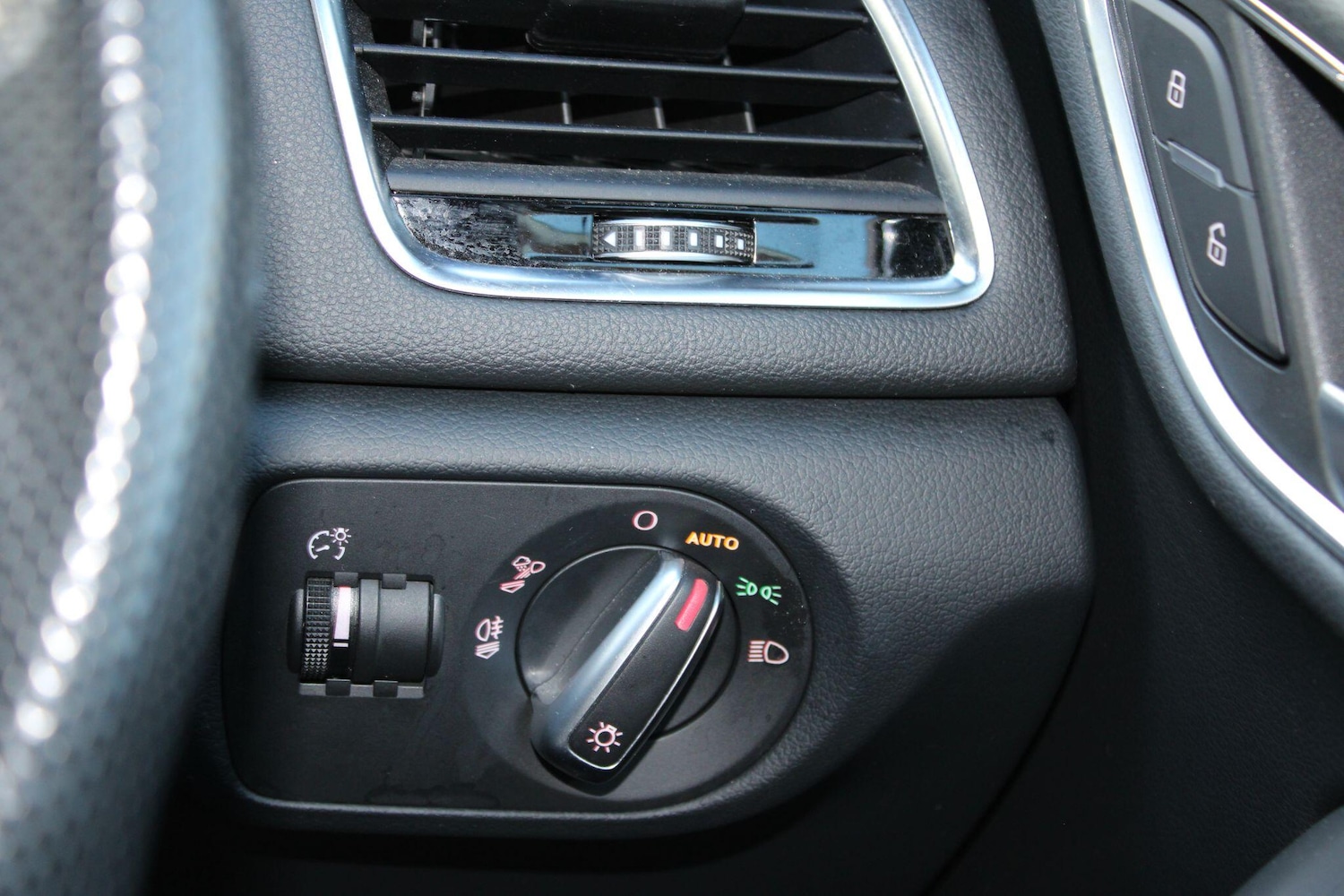 Used Audi Q3 2017 for sale - 76689116: Photo 43