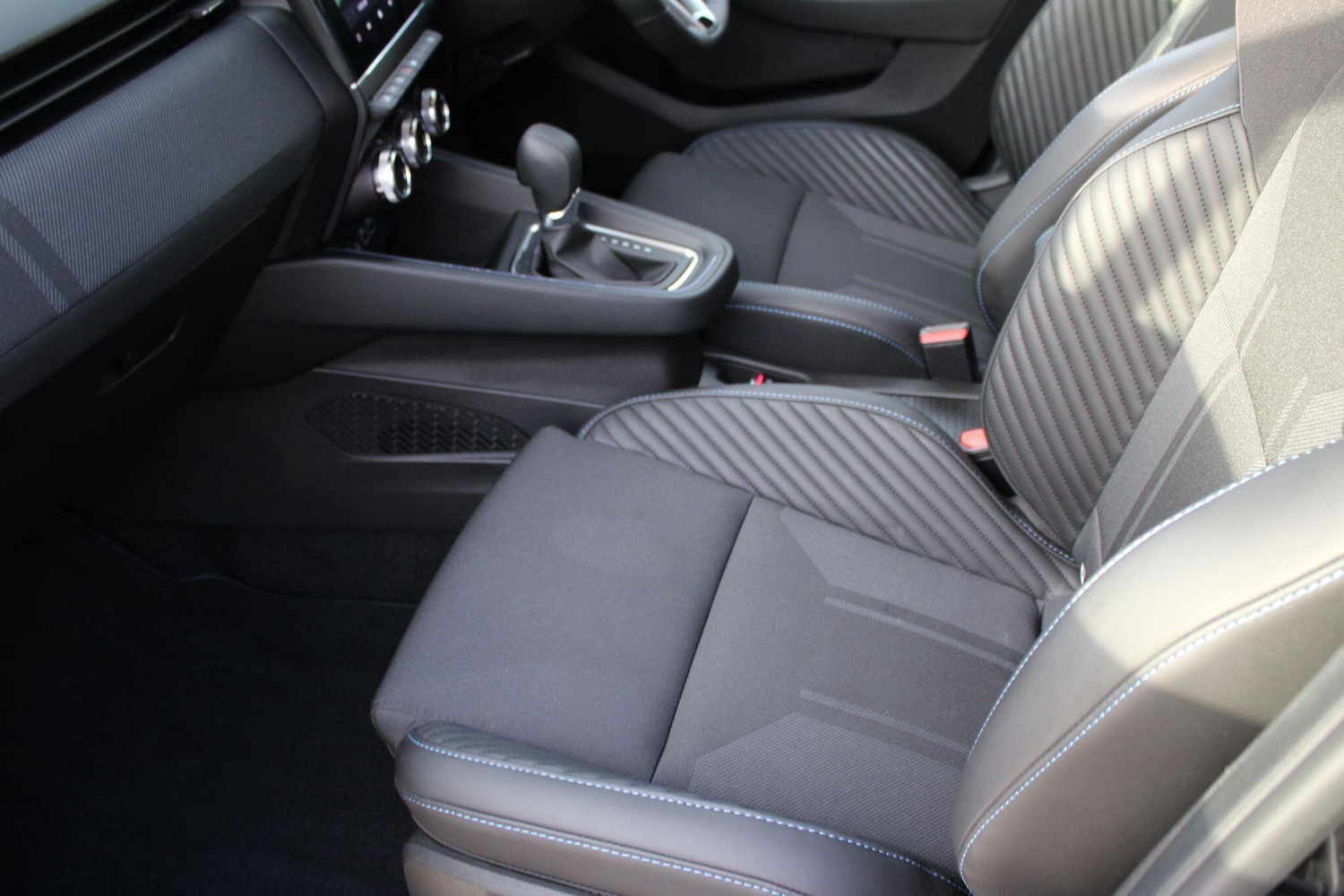 Used Renault Clio 2025 for sale - 76499064: Photo 59