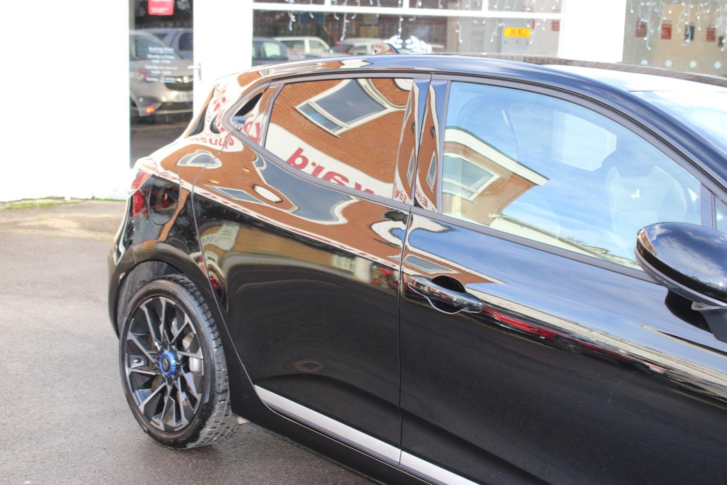 Used Renault Clio 2025 for sale - 76499064: Photo 63