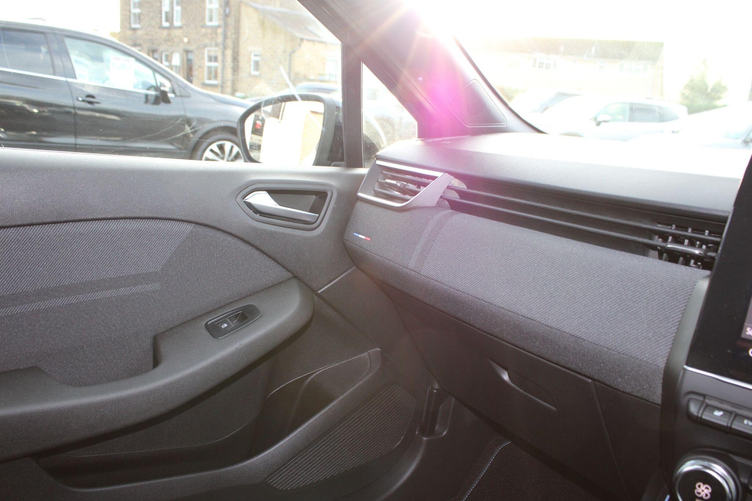 Used Renault Clio 2025 for sale - 76499064: Photo 66