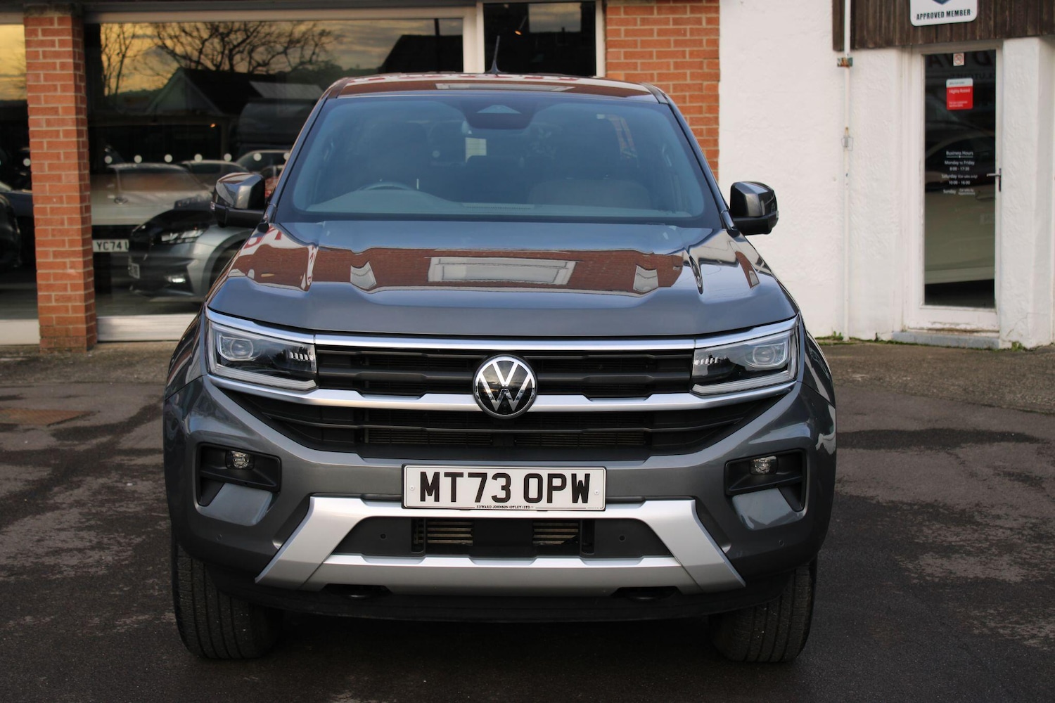 Used Volkswagen Amarok 2023 for sale - 77216022: Photo 2