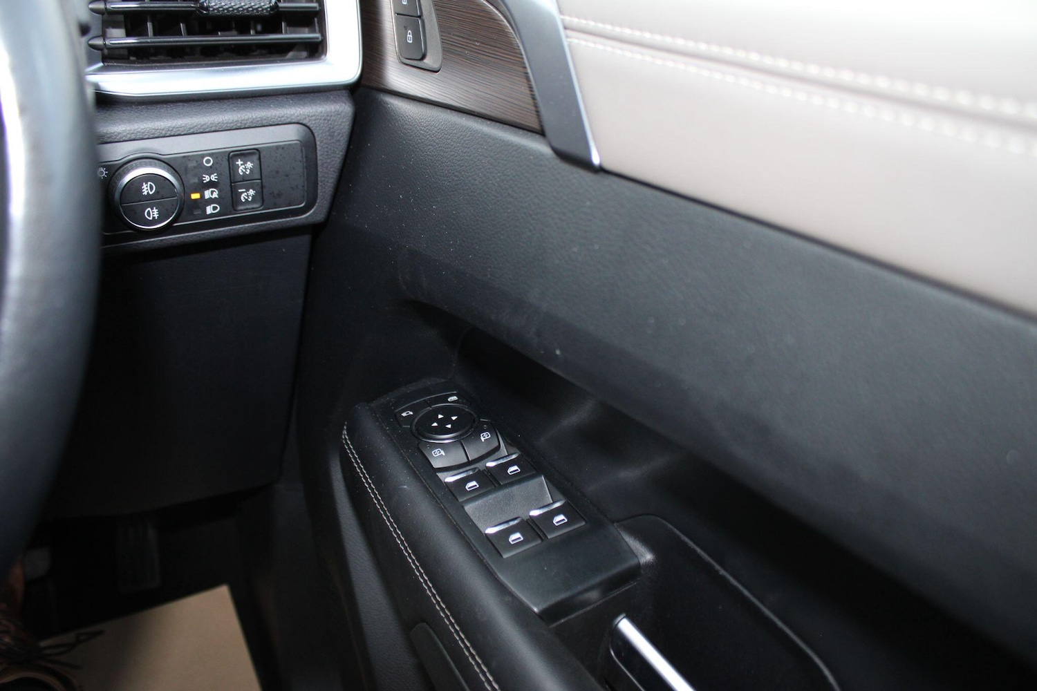 Used Volkswagen Amarok 2023 for sale - 77216022: Photo 26