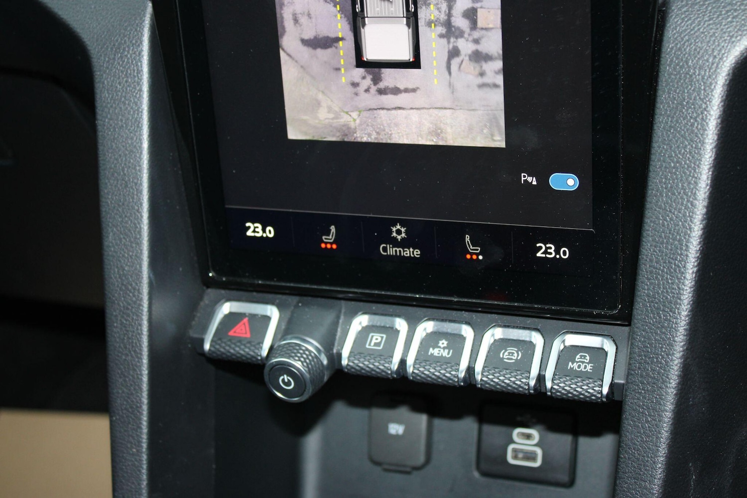 Used Volkswagen Amarok 2023 for sale - 77216022: Photo 30