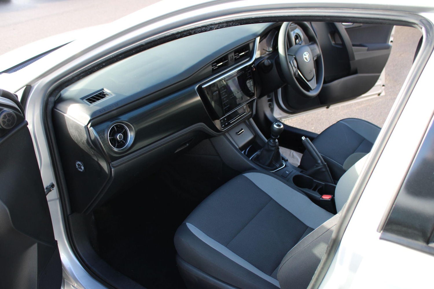 Used Toyota Auris 2017 for sale - 77396048: Photo 38