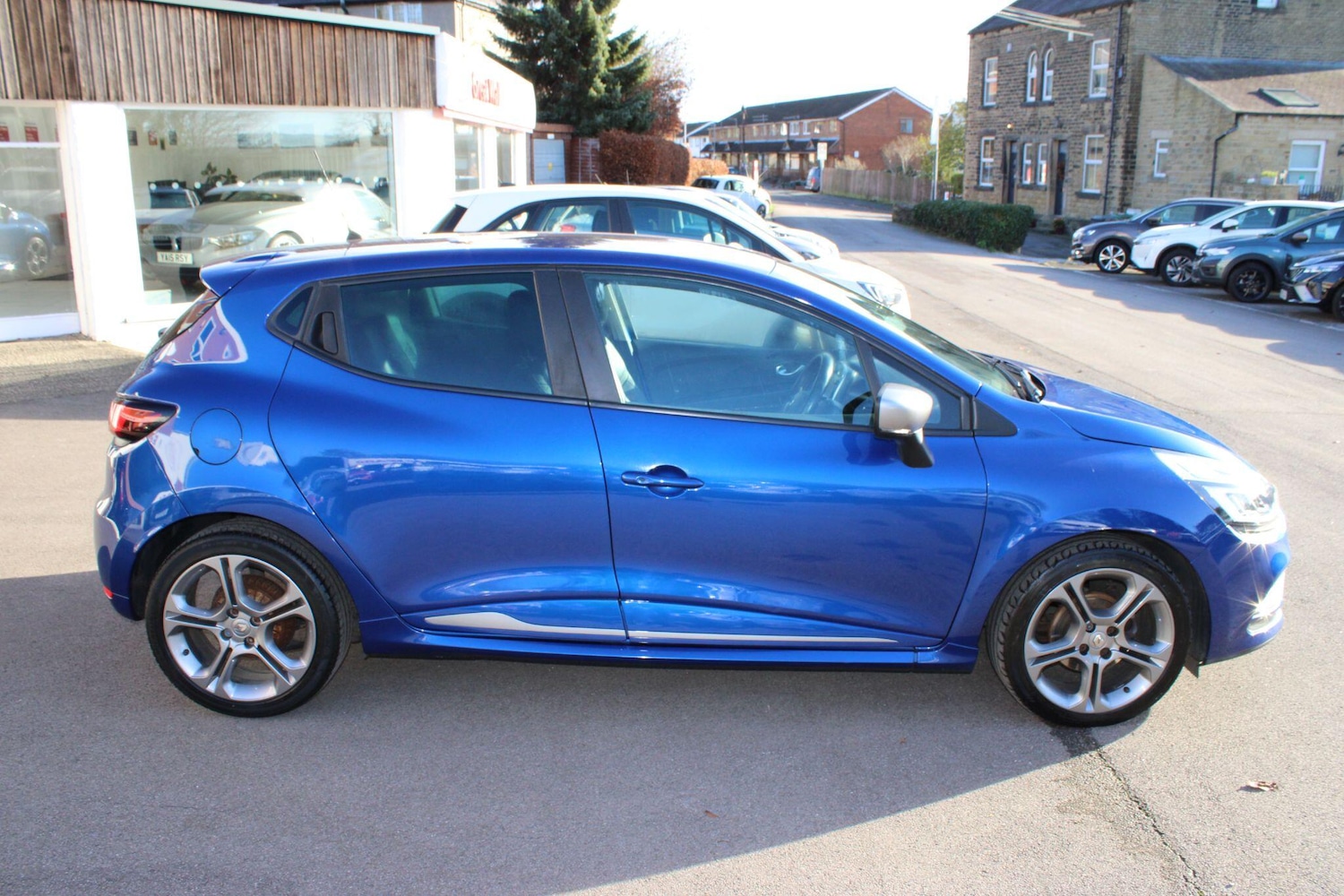 Used Renault Clio 2018 for sale - 76918576: Photo 18