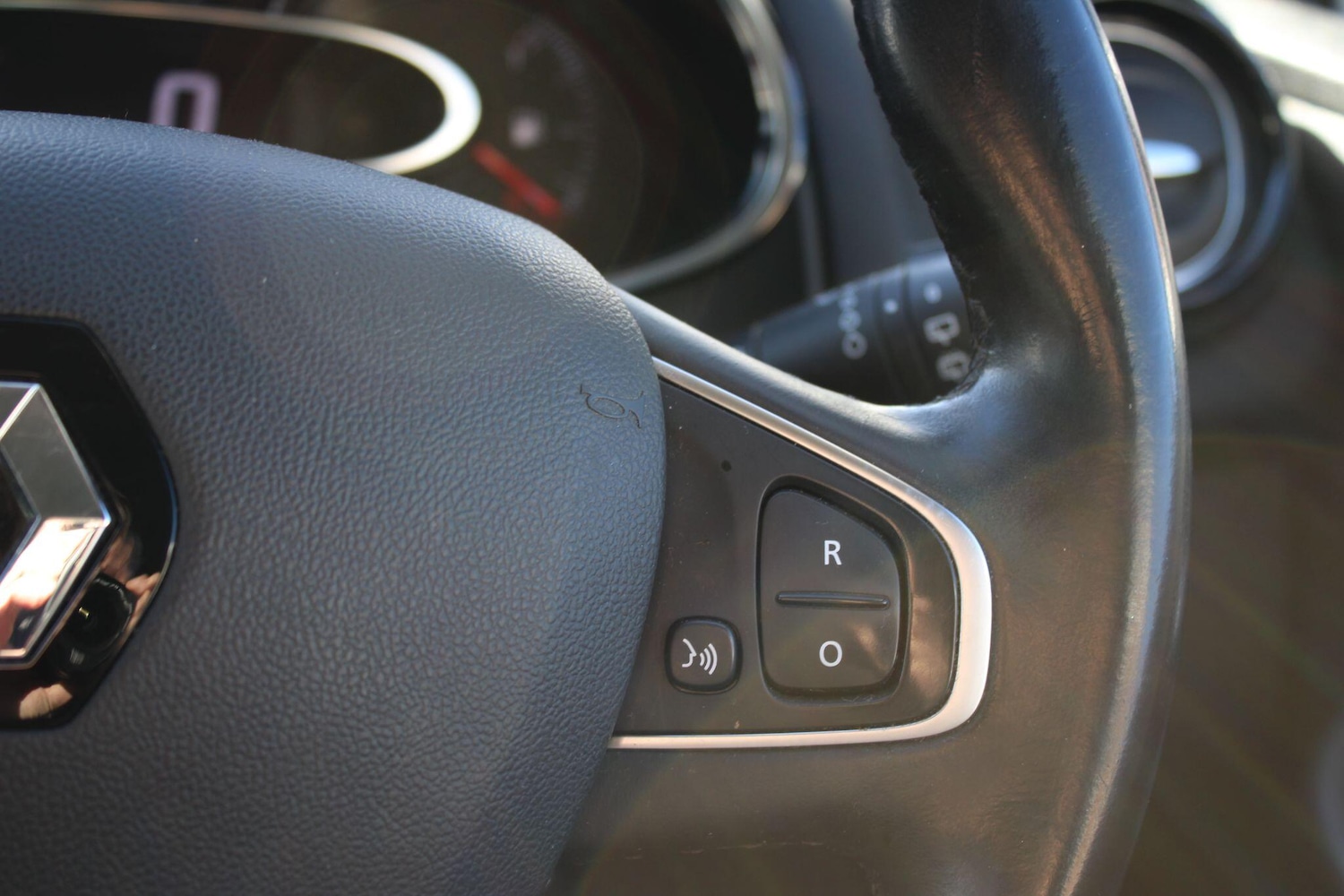 Used Renault Clio 2018 for sale - 76918576: Photo 26