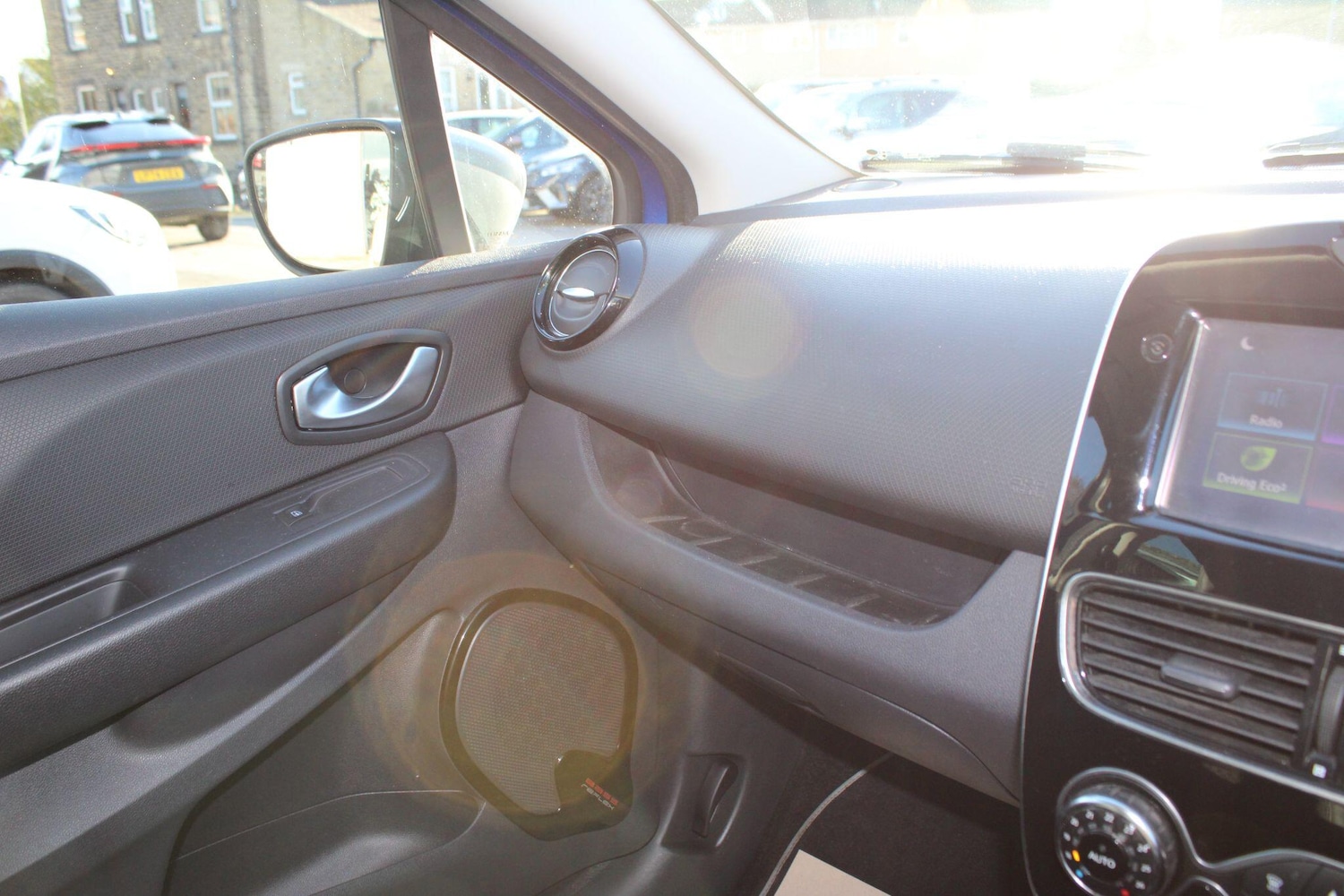 Used Renault Clio 2018 for sale - 76918576: Photo 28