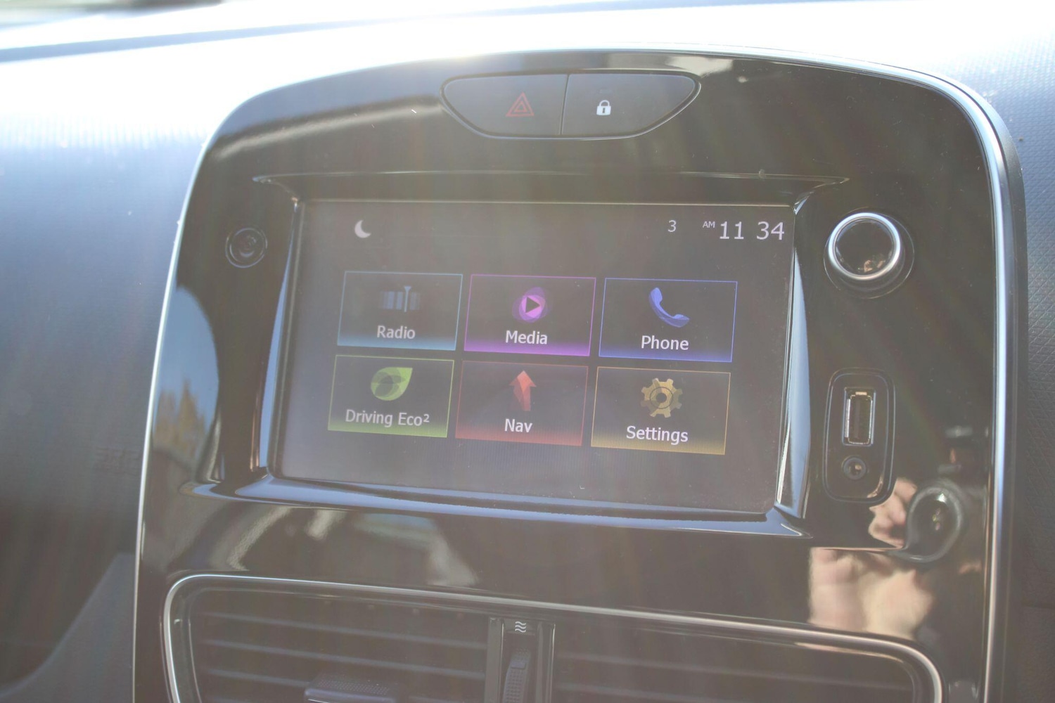 Used Renault Clio 2018 for sale - 76918576: Photo 33