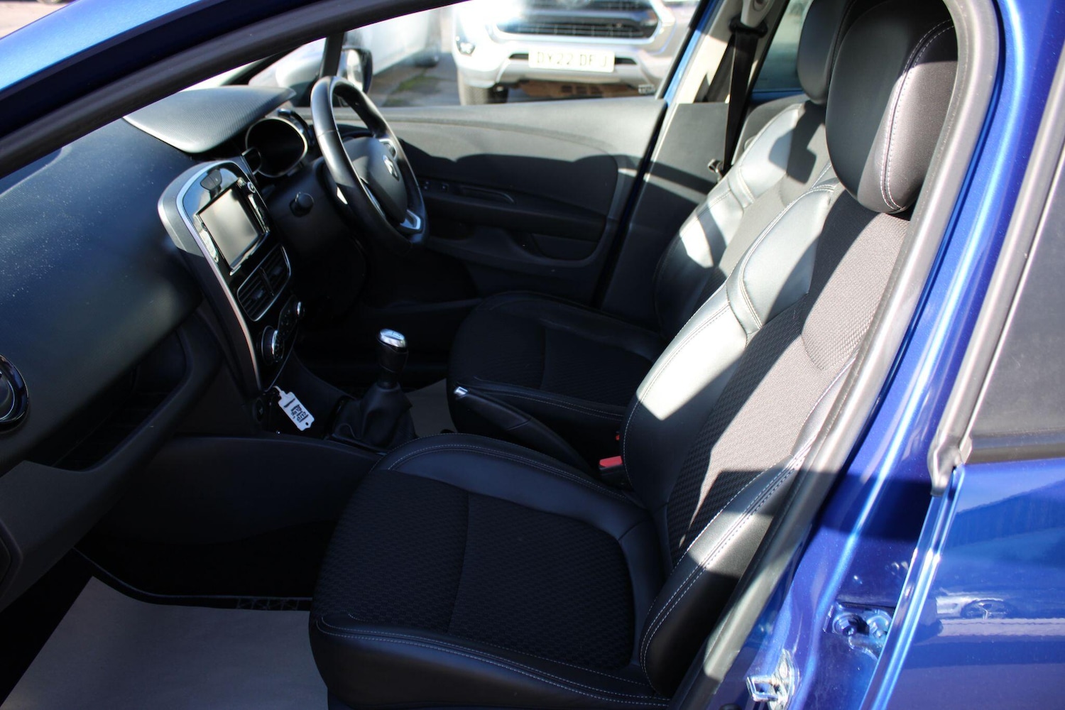 Used Renault Clio 2018 for sale - 76918576: Photo 40