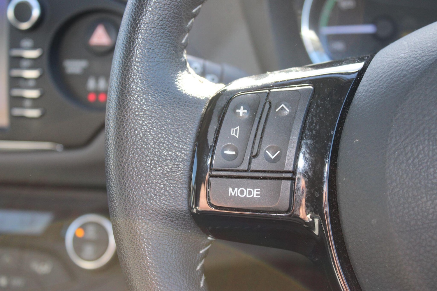 Used Toyota Yaris 2018 for sale - 77624973: Photo 32