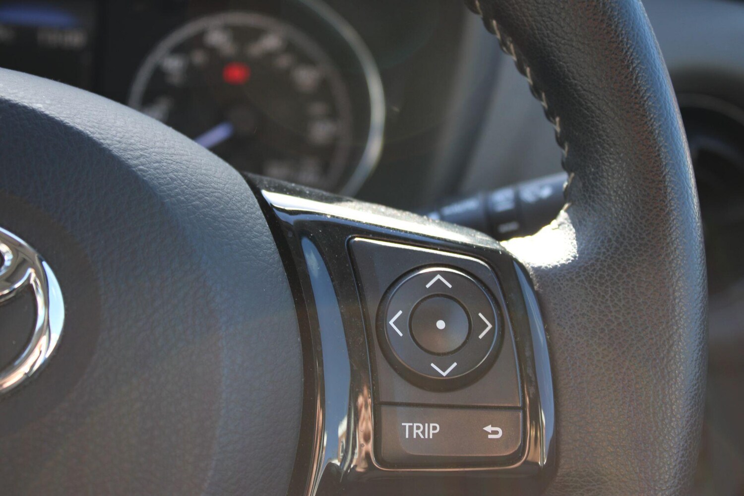 Used Toyota Yaris 2018 for sale - 77624973: Photo 33