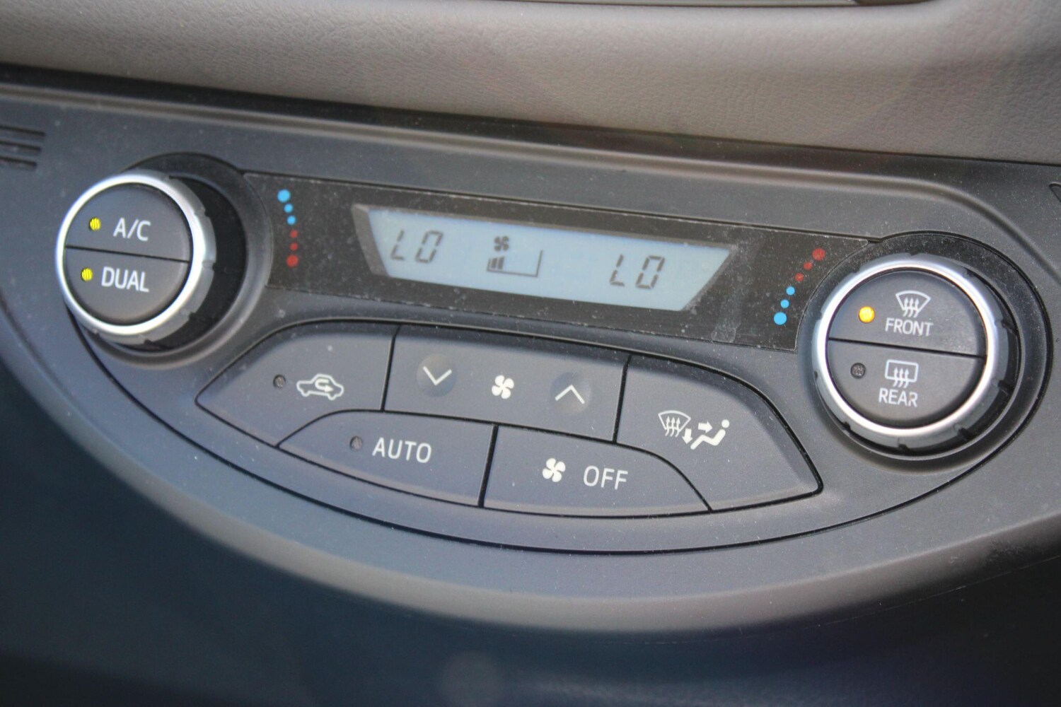 Used Toyota Yaris 2018 for sale - 77624973: Photo 35