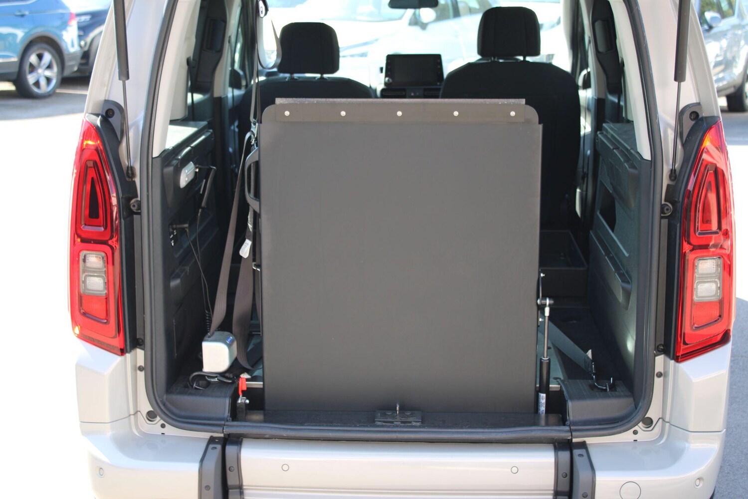 Vehicle 33
