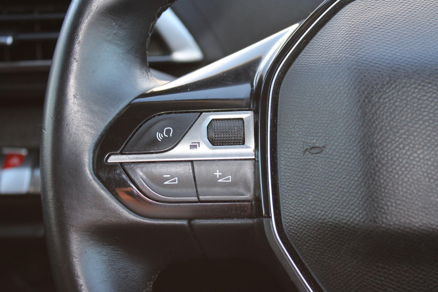 Used Peugeot 3008 2020 for sale - 76913575: Photo 39