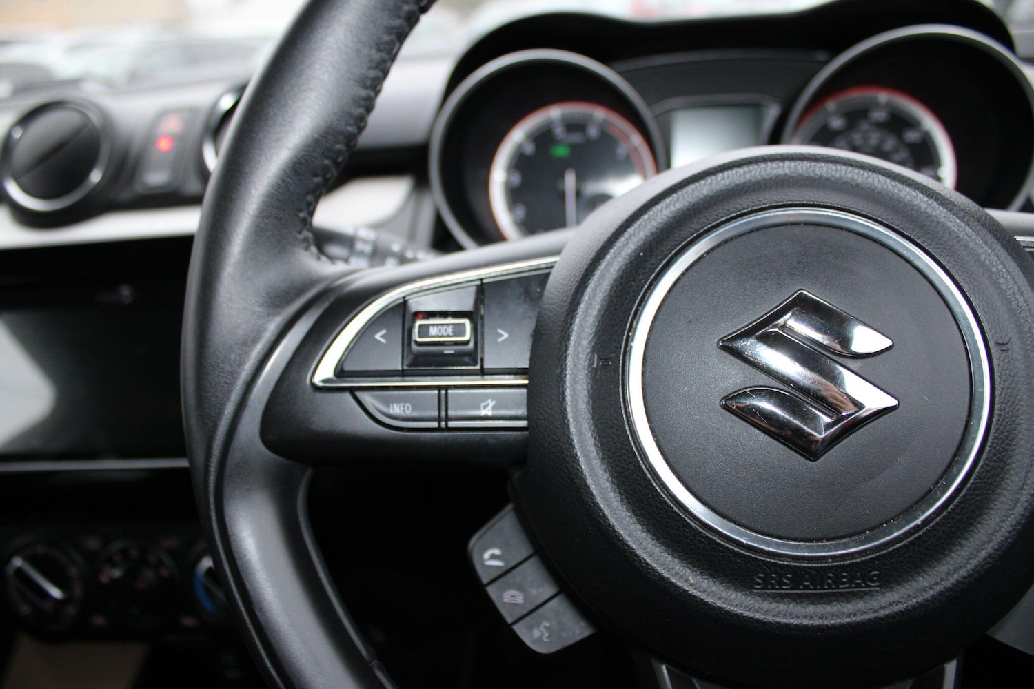 Used Suzuki Swift 2022 for sale - 77278782: Photo 48