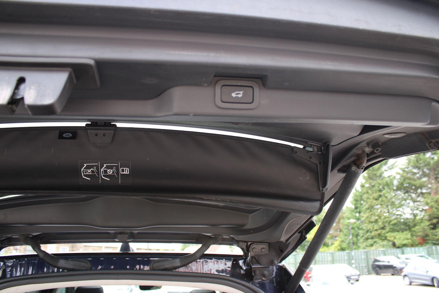 Used Land Rover Discovery 2019 for sale - 77291891: Photo 40