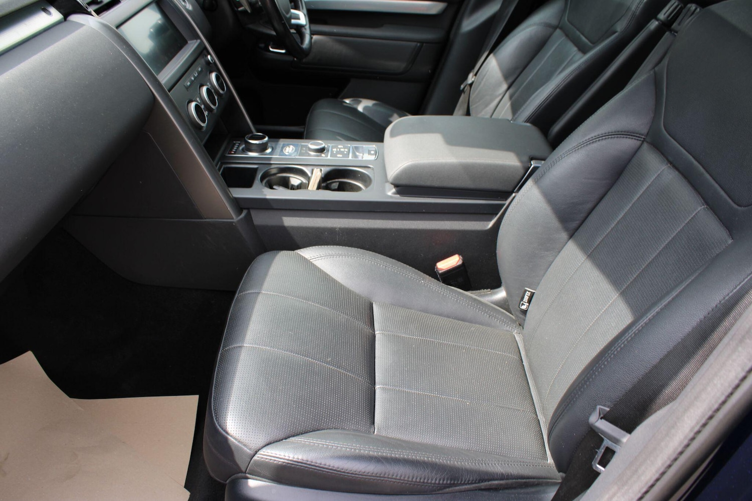 Used Land Rover Discovery 2019 for sale - 77291891: Photo 67