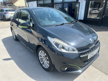Used Peugeot 208 2015 for sale - 78531943: Photo