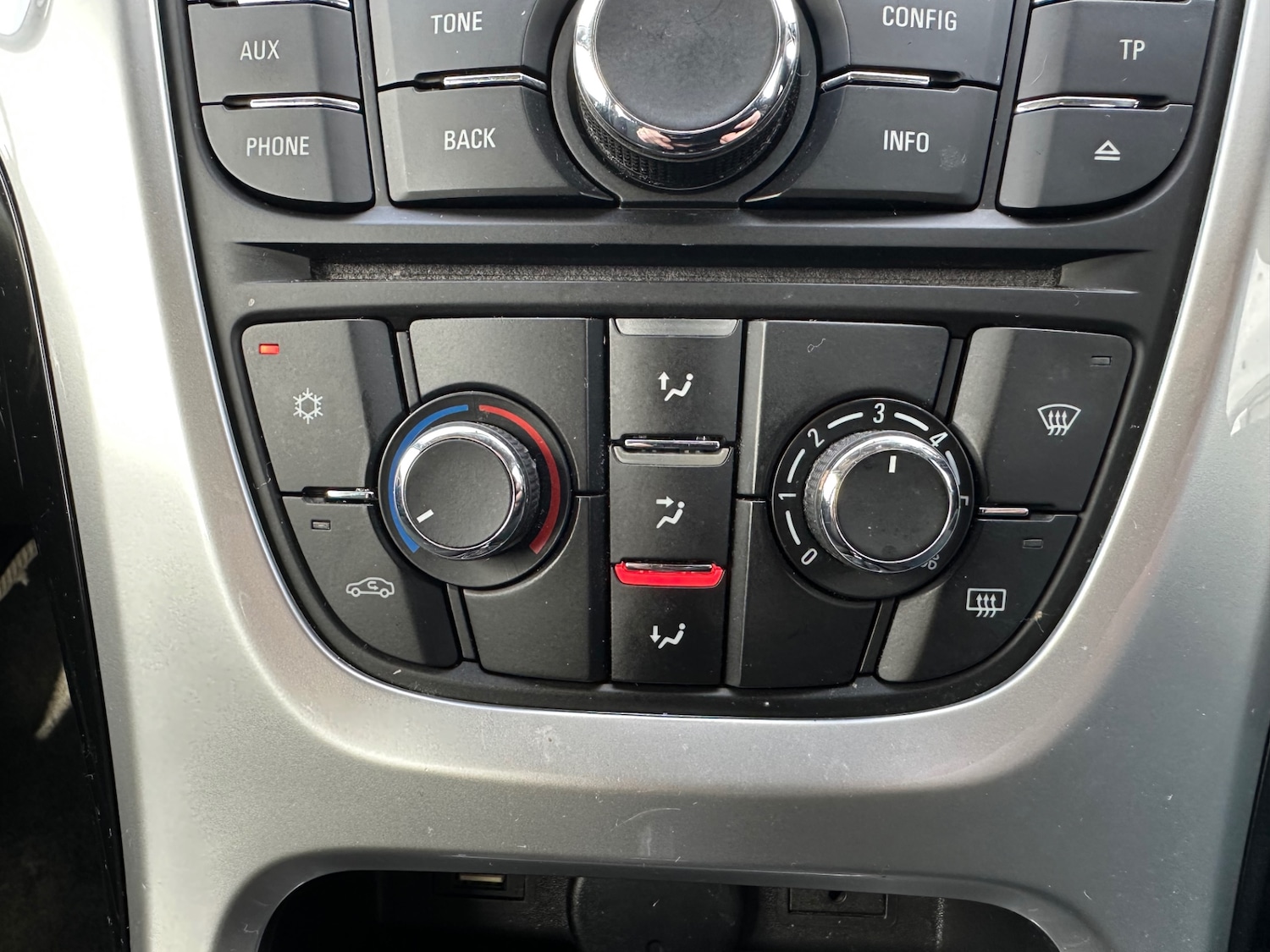 Used Vauxhall Astra 2015 for sale - 77662522: Photo 16