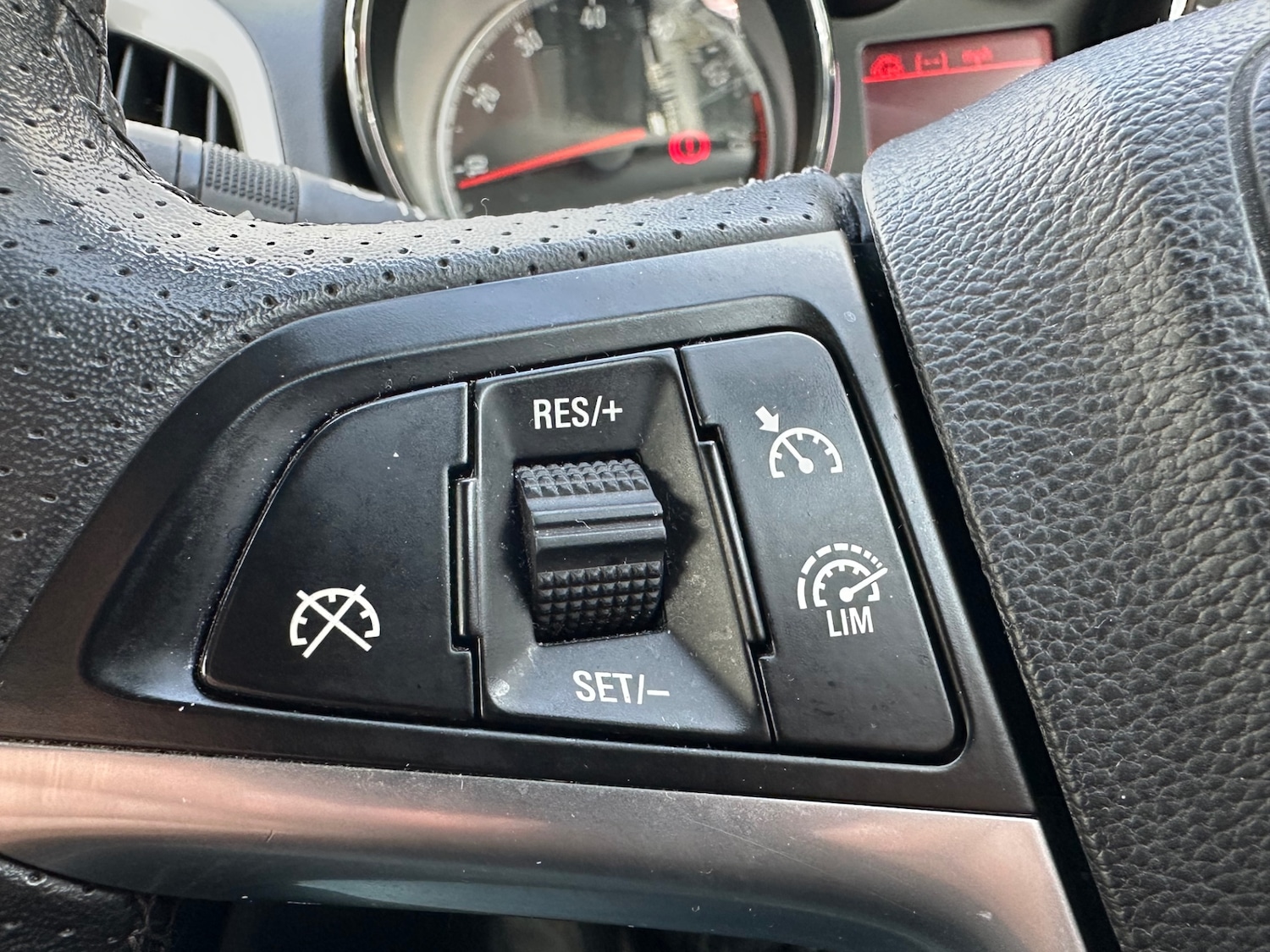 Used Vauxhall Astra 2015 for sale - 77662522: Photo 24