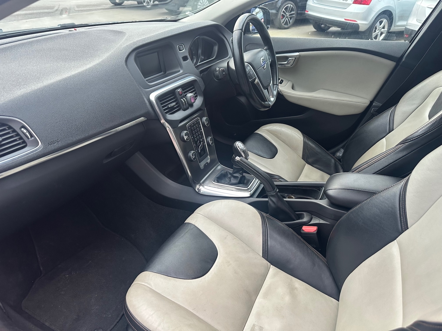 Used Volvo V40 2013 for sale - 77323472: Photo 11