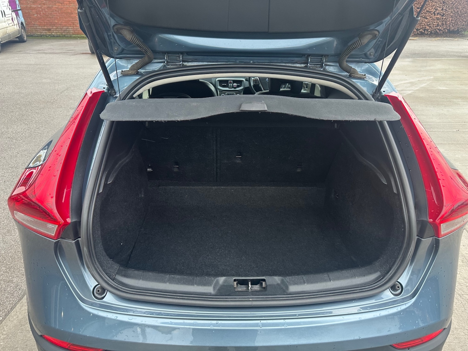 Used Volvo V40 2013 for sale - 77323472: Photo 16