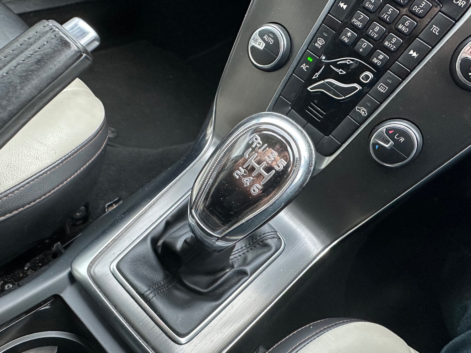 Used Volvo V40 2013 for sale - 77323472: Photo 19