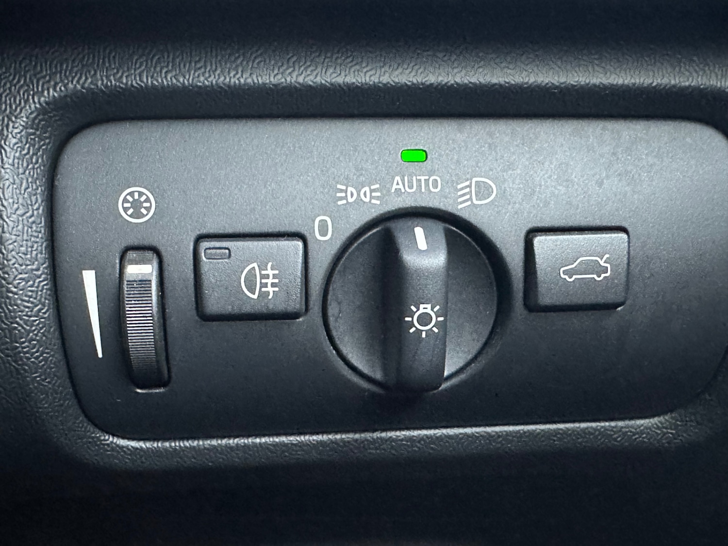 Used Volvo V40 2013 for sale - 77323472: Photo 23