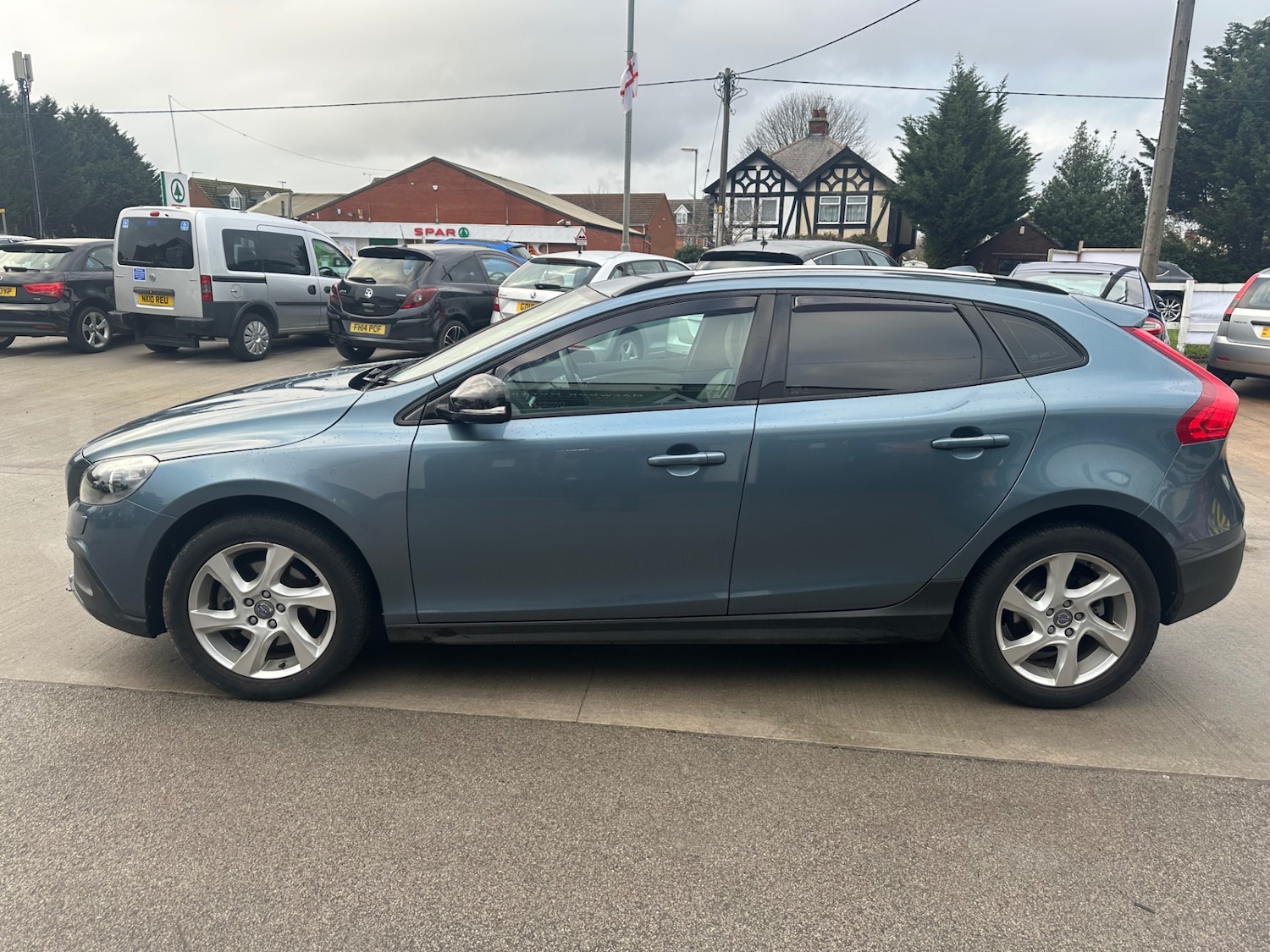 Used Volvo V40 2013 for sale - 77323472: Photo 8