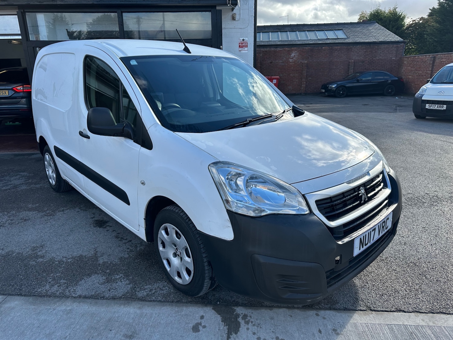 Used Peugeot Partner 2017 for sale - 76436672: Photo 1