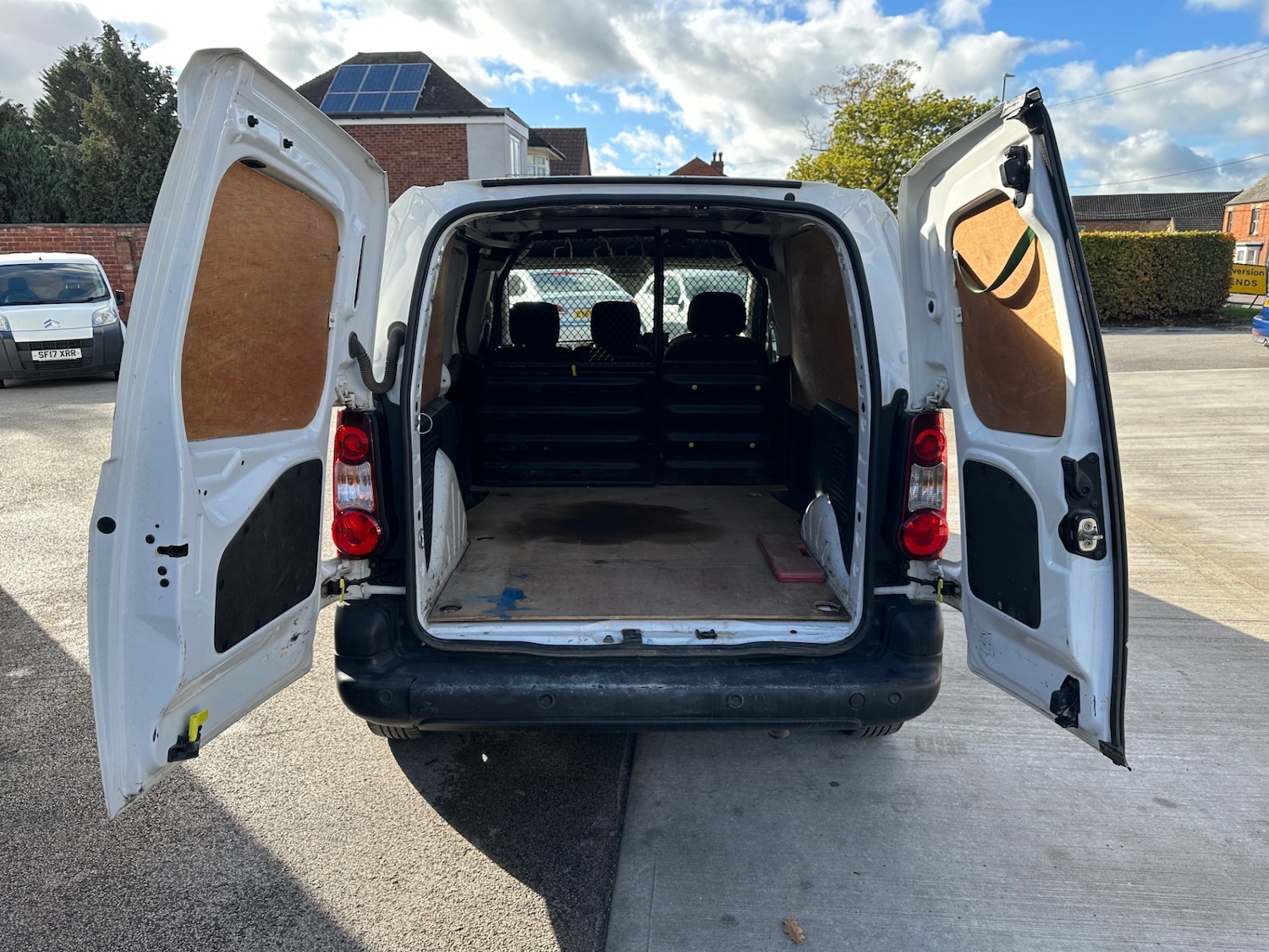 Used Peugeot Partner 2017 for sale - 76436672: Photo 11