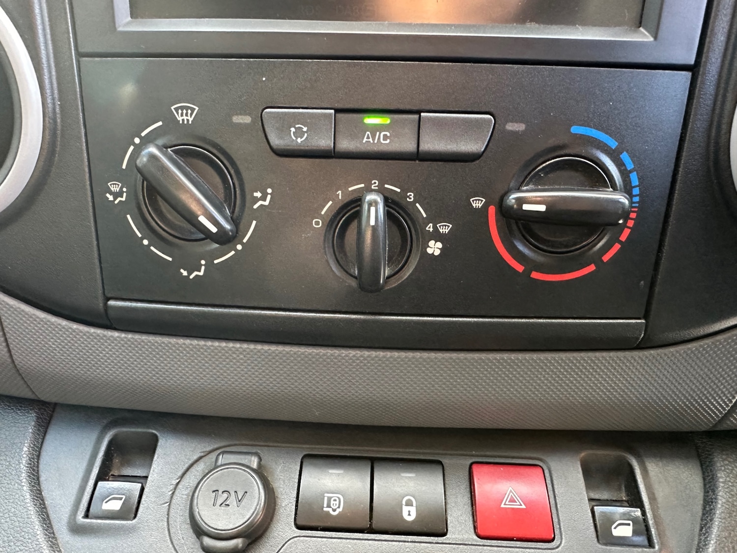 Used Peugeot Partner 2017 for sale - 76436672: Photo 16