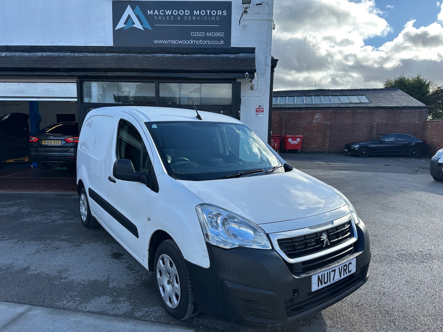 Used Peugeot Partner 2017 for sale - 76436672: Photo 2