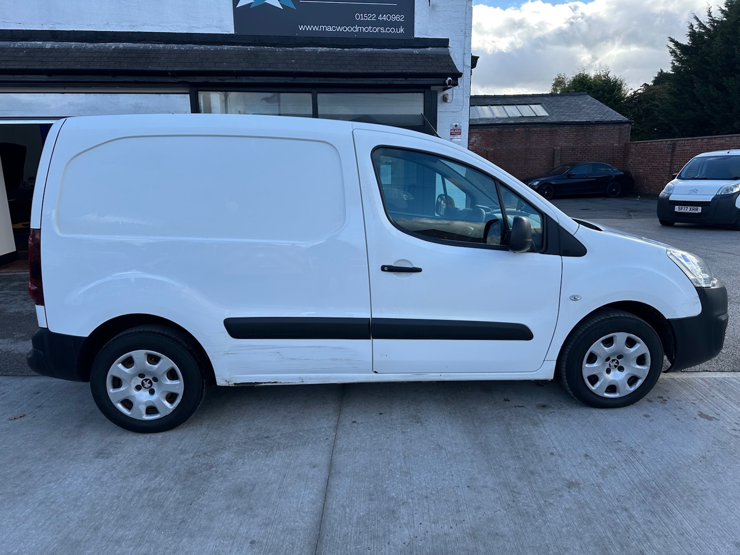 Used Peugeot Partner 2017 for sale - 76436672: Photo 3