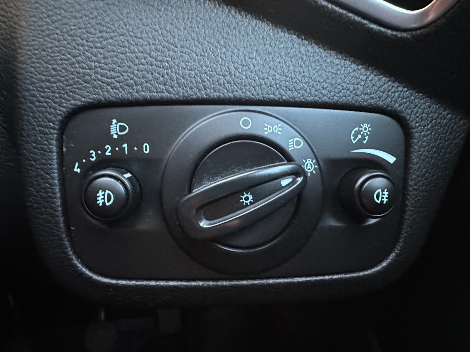 Used Ford Kuga 2014 for sale - 77541735: Photo 15