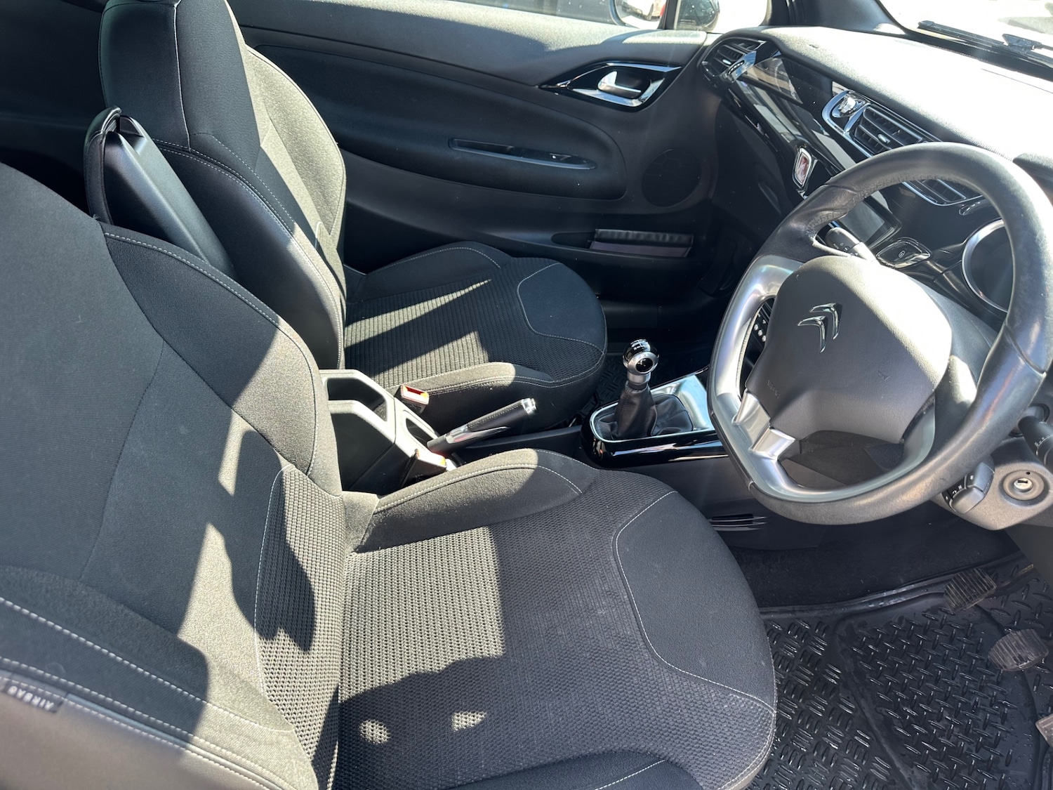 Used Citroen DS3 2015 for sale - 78106044: Photo 11