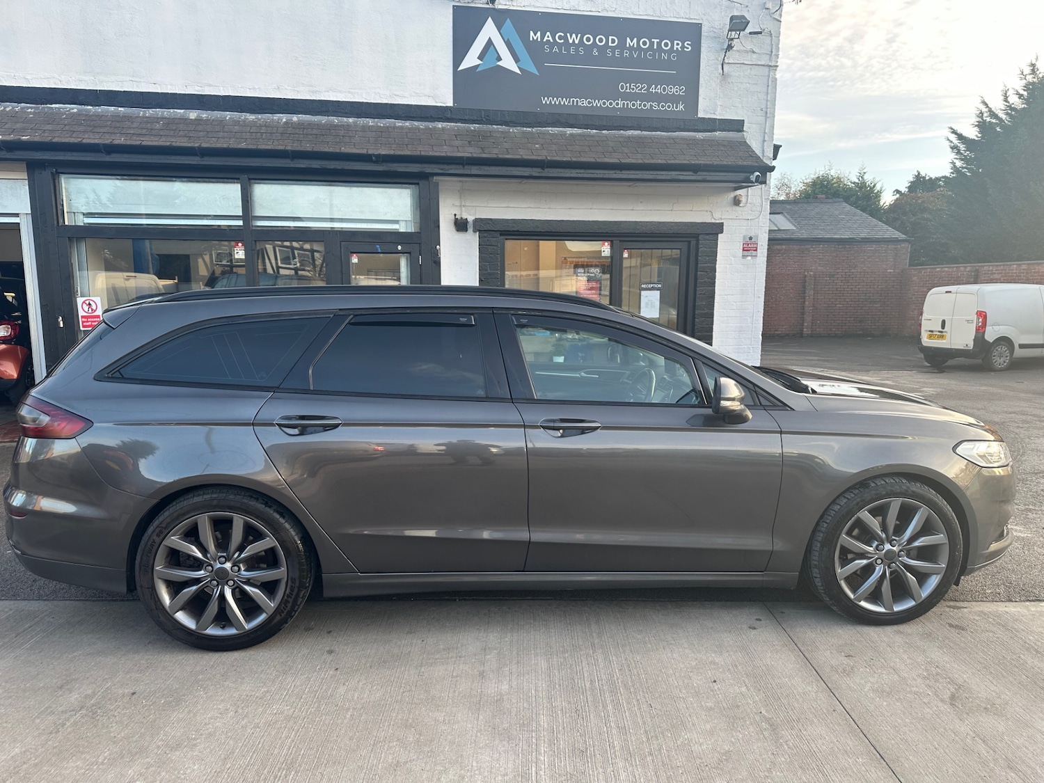 Used Ford Mondeo 2015 for sale - 76567461: Photo 3