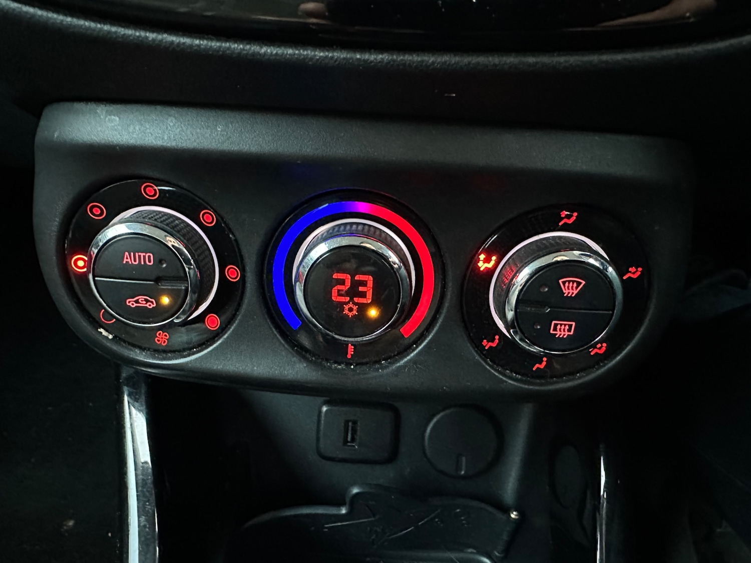 Used Vauxhall ADAM 2016 for sale - 77159077: Photo 16