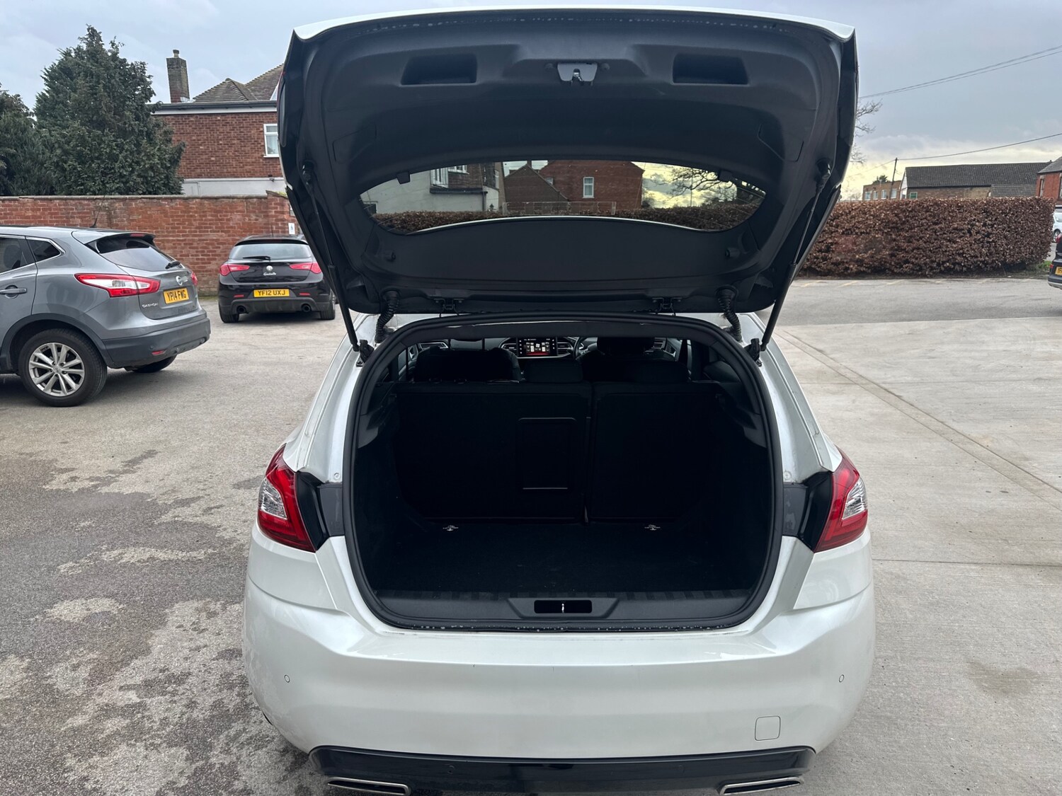 Used Peugeot 308 2017 for sale - 77774964: Photo 12