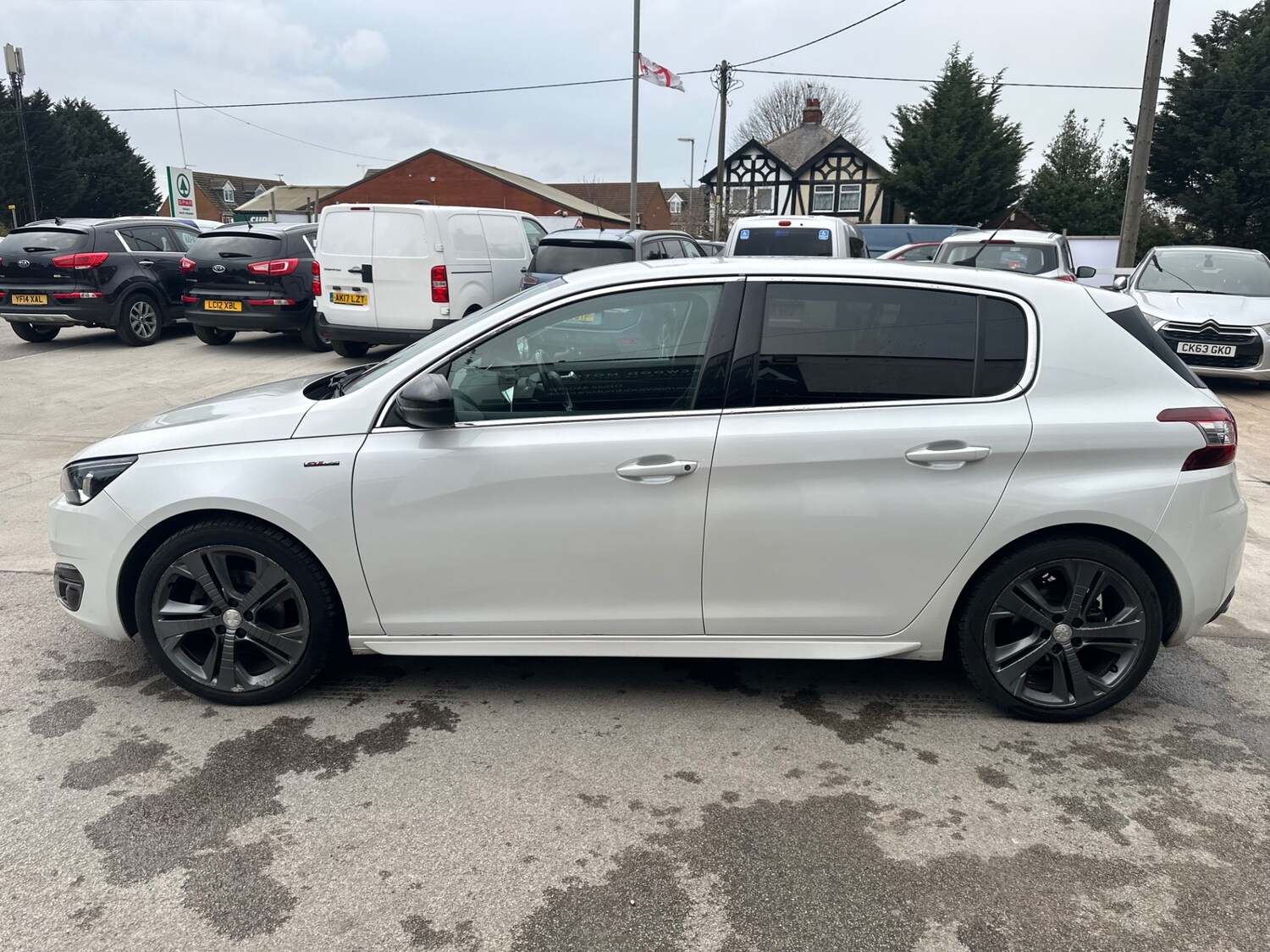 Used Peugeot 308 2017 for sale - 77774964: Photo 8