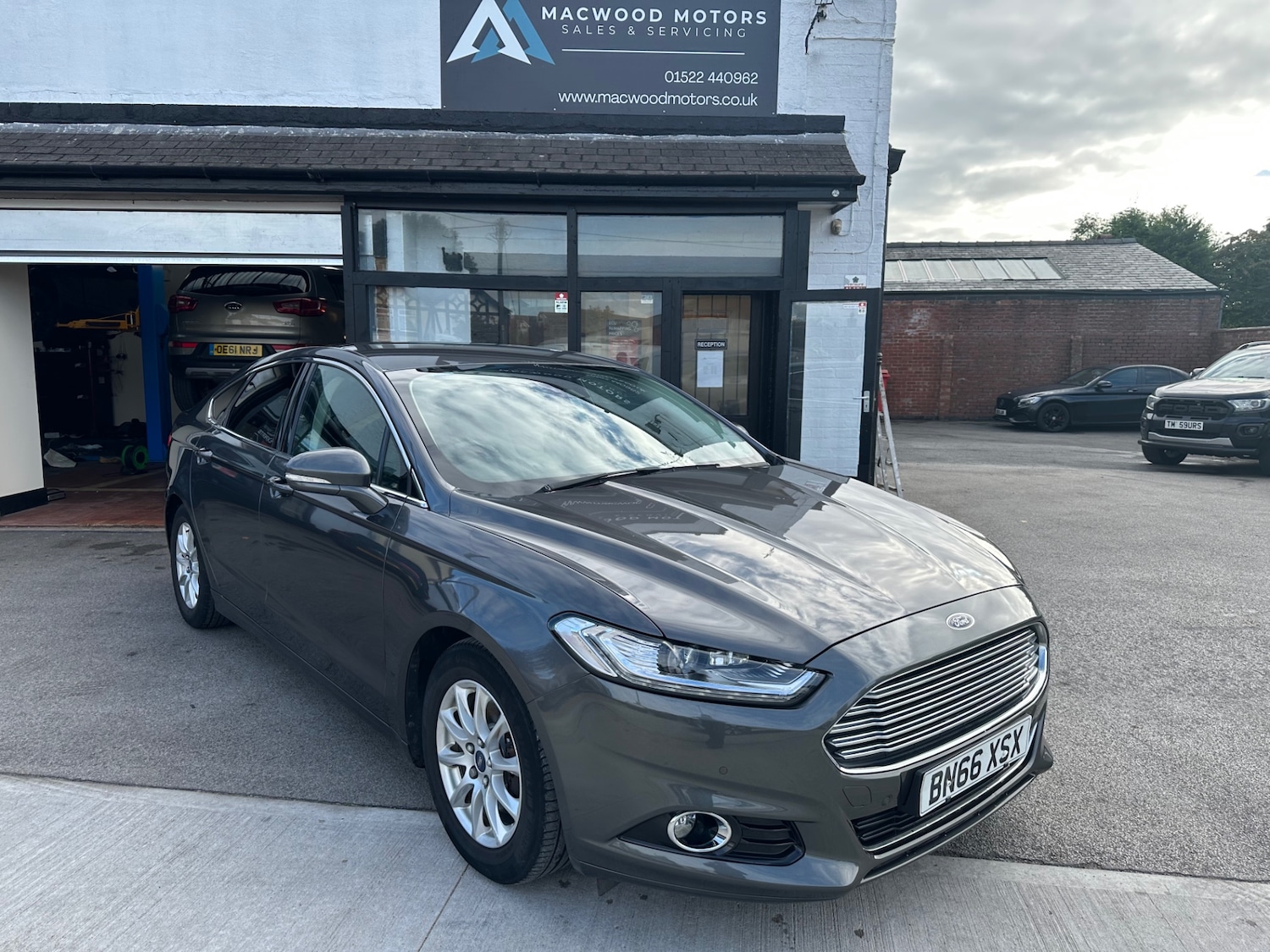 Used Ford Mondeo 2016 for sale - 76339322: Photo 2